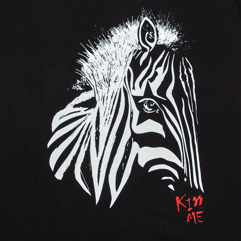 Футболка женская «Арт-рокстар. Kiss Me», черная — изображение 4